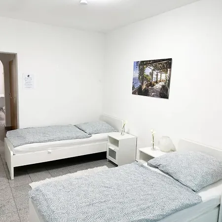 Work And In Апартаменты Тройсдорф