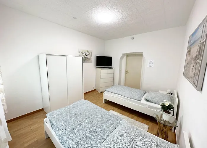 Work And In Διαμέρισμα